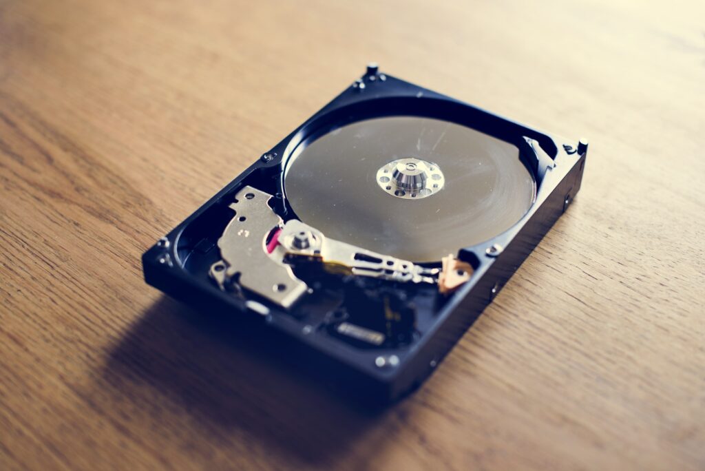 Hard disk drive archive data backup